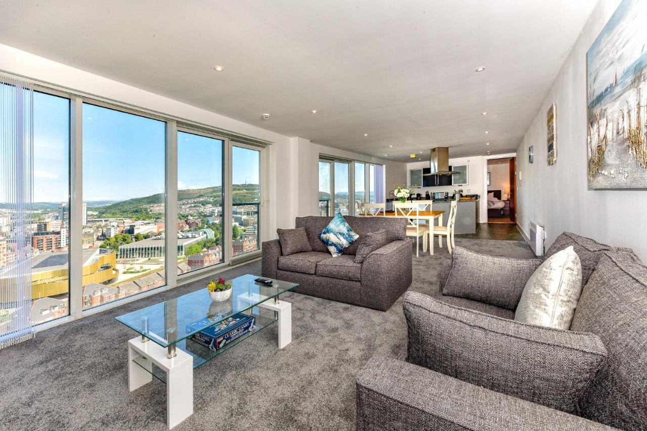 Just Stay Wales - Meridian Tower Marina & City View - 2 Bed Apartment สวอนซี ภายนอก รูปภาพ